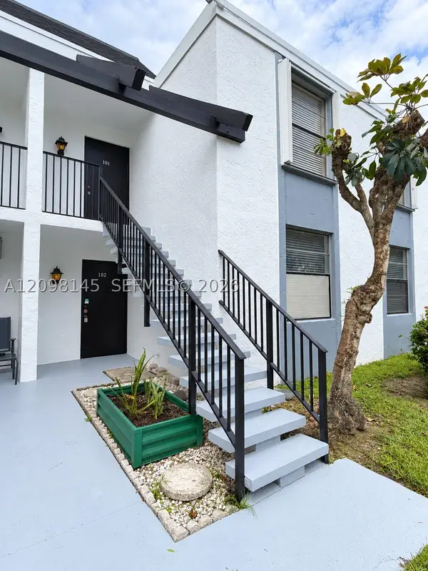 7341 NW 18th St #102, Margate, FL 33063