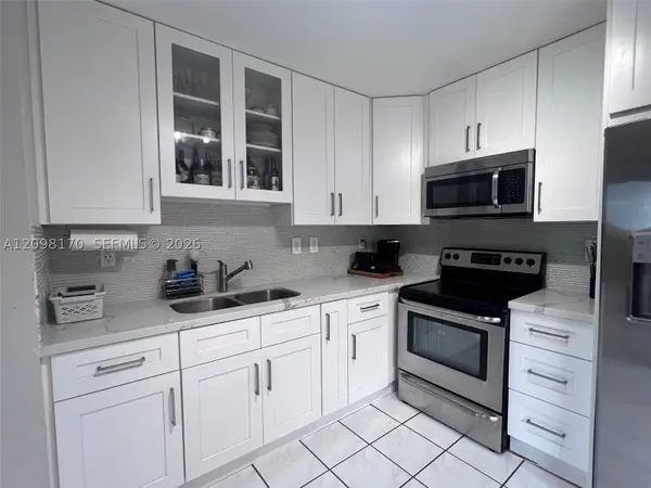 Address Withheld By Seller, Miami, FL 33185