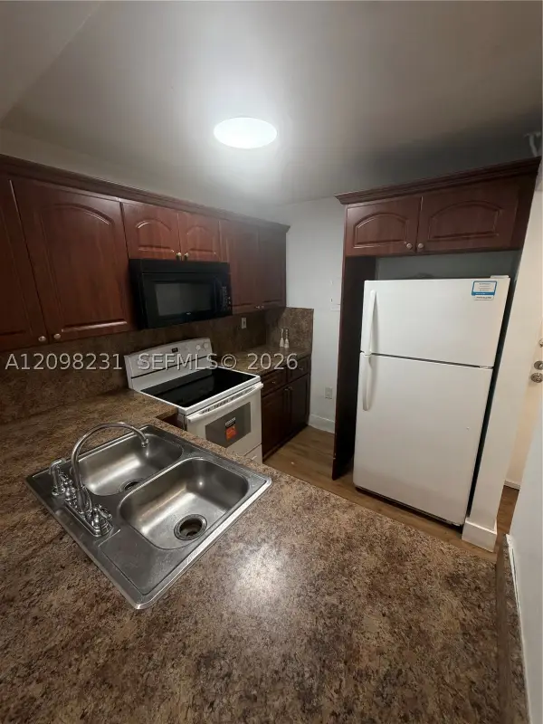 16465 NE 22nd Ave #412, North Miami Beach, FL 33160