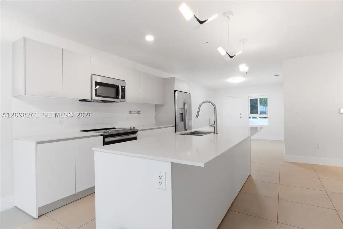 2555 NE 193rd St #2102, Miami, FL 33180 - #1