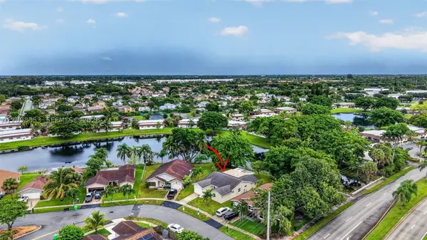 4904 NW 96th Ave, Sunrise, FL 33351