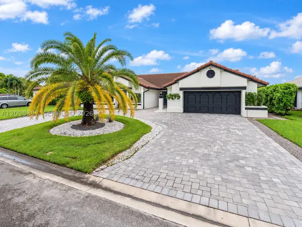 11020 NW 5th Ct, Coral Springs, FL 33071