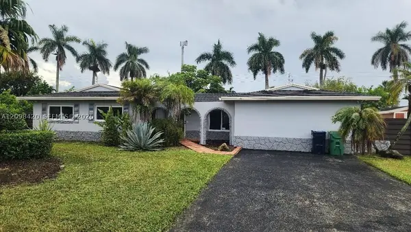 8880 SW 183rd Ter, Palmetto Bay, FL 33157