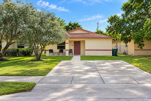 211 NE 35th St, Oakland Park, FL 33334