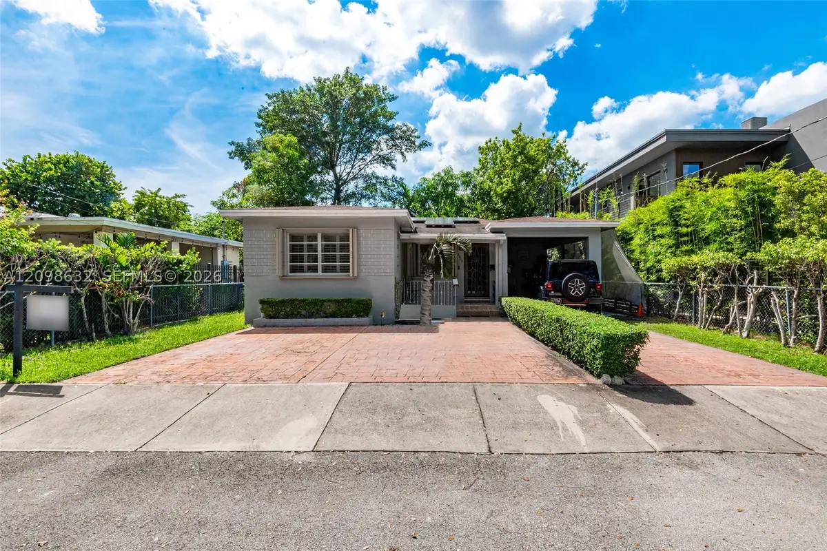 3530 Oak Ave, Miami, FL 33133 - #1