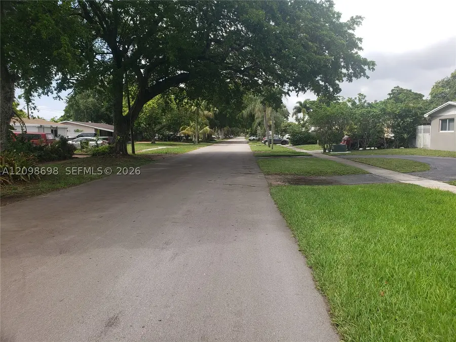 510 SW 70th Ave, Pembroke Pines, FL 33023 - #2