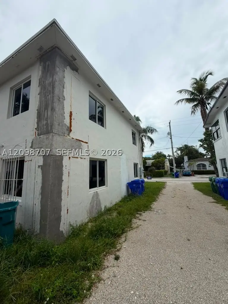 524 NE 71st St, Miami, FL 33138 - #2