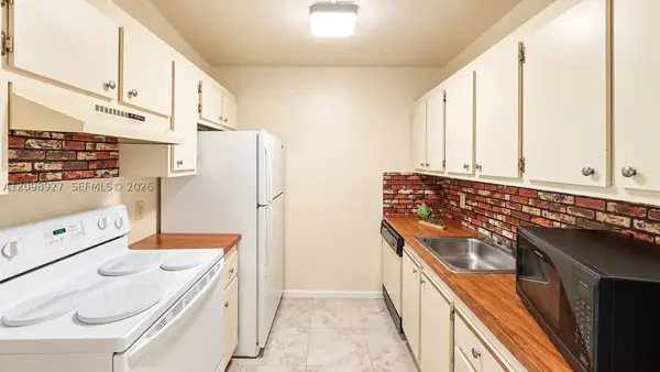 101 SW 132nd Way #304J, Pembroke Pines, FL 33027
