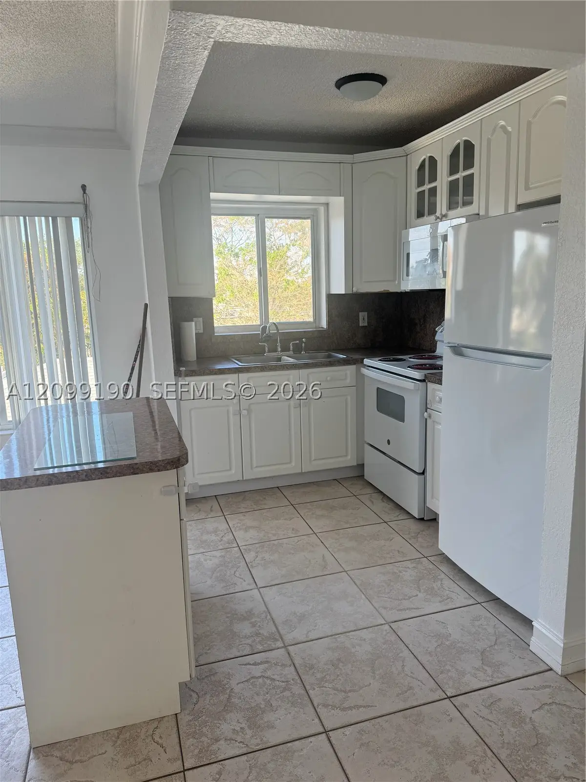 7910 Taft St #309, Pembroke Pines, FL 33024 - #1