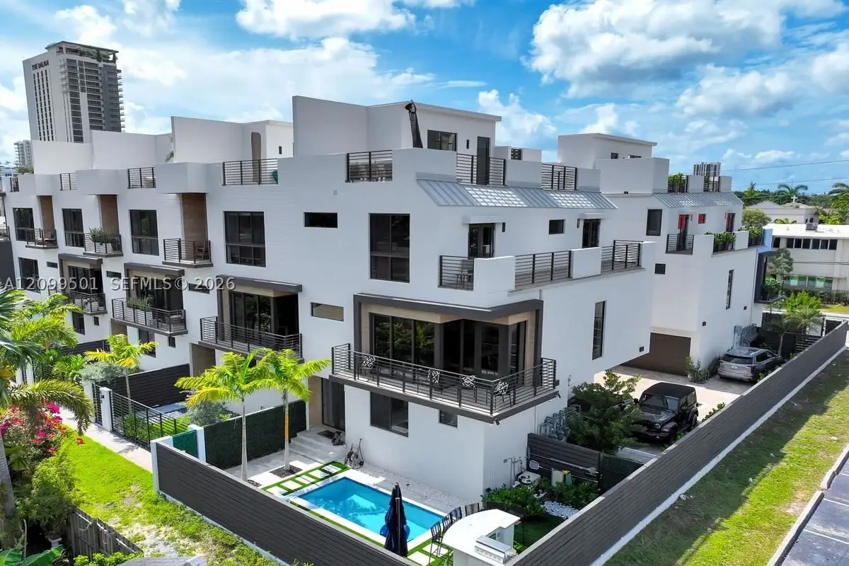 820 NE 2nd St, Fort Lauderdale, FL 33301 - #1