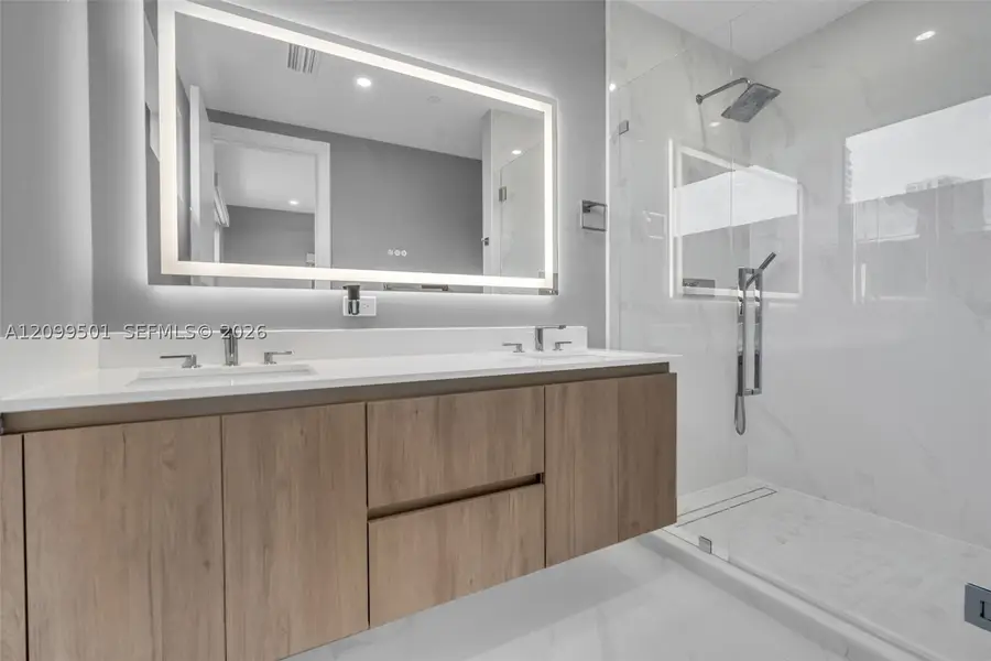 820 NE 2nd St, Fort Lauderdale, FL 33301 - #2