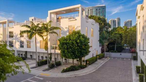 455 NE 39th St #202, Miami, FL 33137