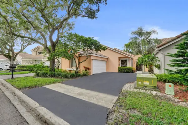 10149 NW 4th St, Plantation, FL 33324