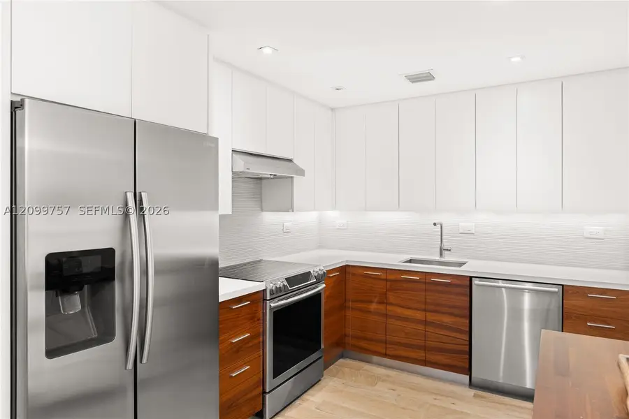 5555 Collins Ave #17J, Miami Beach, FL 33140 - #3