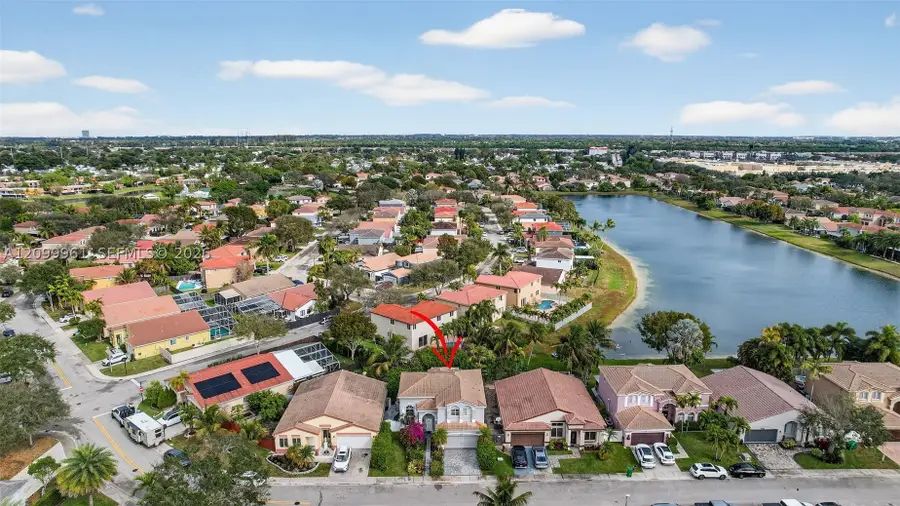 10755 SW 17th Pl, Davie, FL 33324 - #2