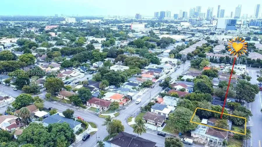 1085 NW 25th St, Miami, FL 33127 - #2