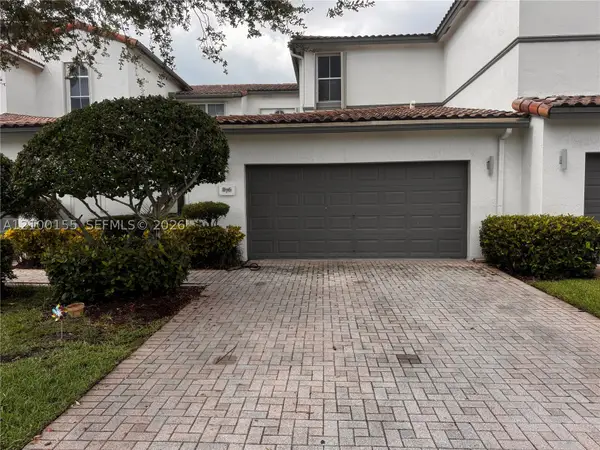 876 W Spinnaker Dr W, Hollywood, FL 33019
