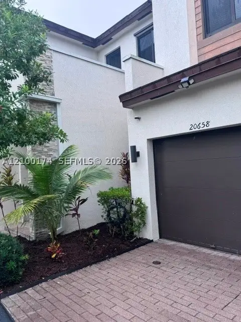 Address Withheld By Seller, Miami, FL 33179 - #2