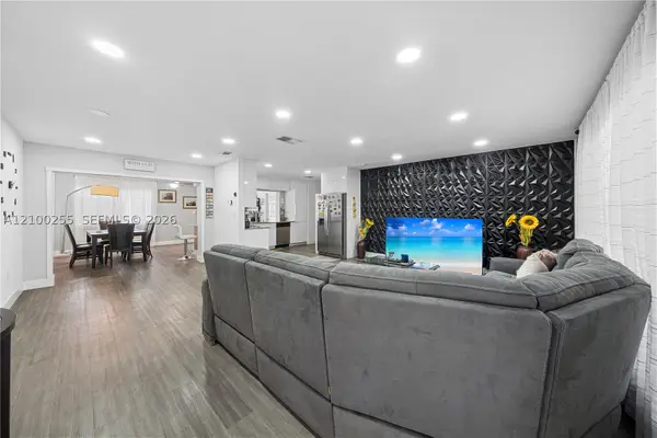 6451 Scott St, Hollywood, FL 33024
