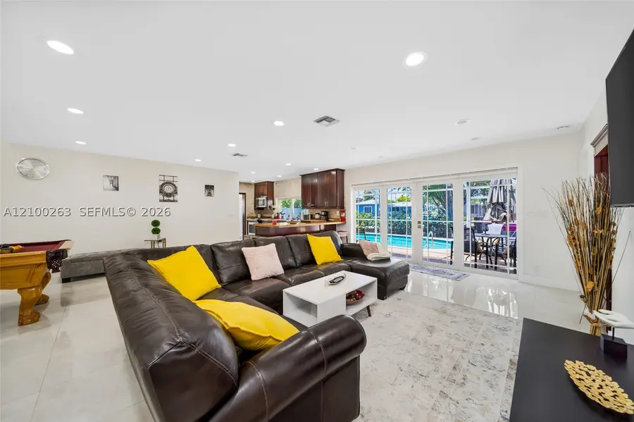 31 SE 12th St, Pompano Beach, FL 33060 - #3