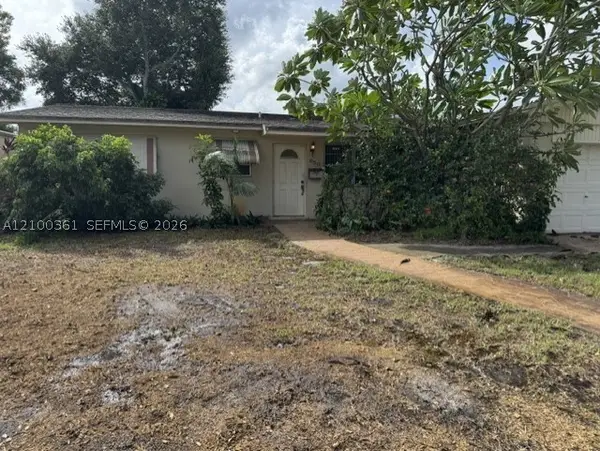 650 SW Sw 68th Blvd, Pembroke Pines, FL 33023
