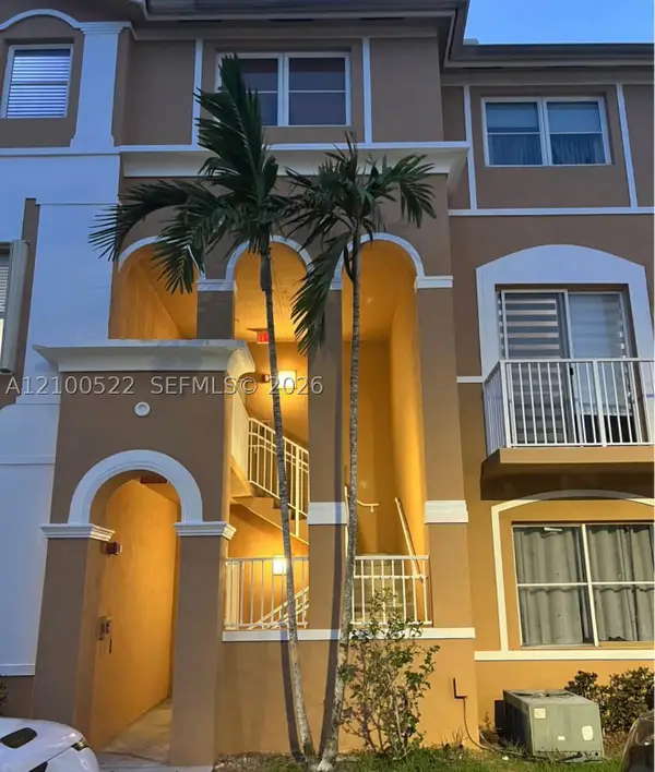 17800 NW 73rd Ave #205-21, Hialeah, FL 33015