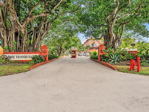 620 Tennis Club Dr #301, Fort Lauderdale, FL 33311