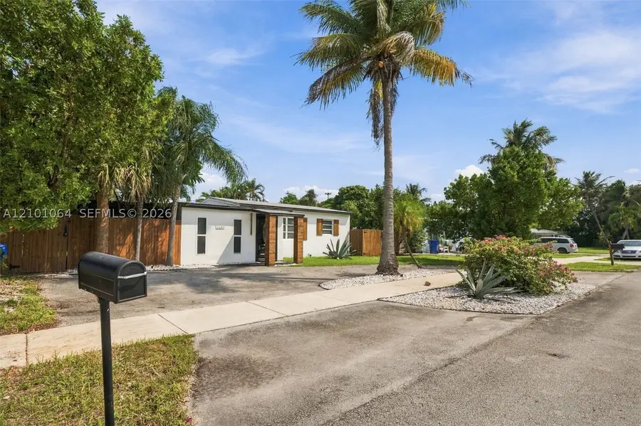 2632 NE 15th Ave, Pompano Beach, FL 33064 - #3