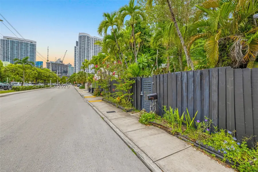 917 SE 2nd Ct, Fort Lauderdale, FL 33301 - #2