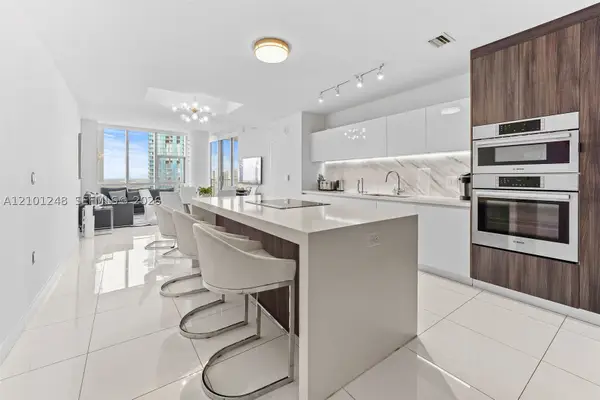 851 NE 1st Ave #2601, Miami, FL 33132