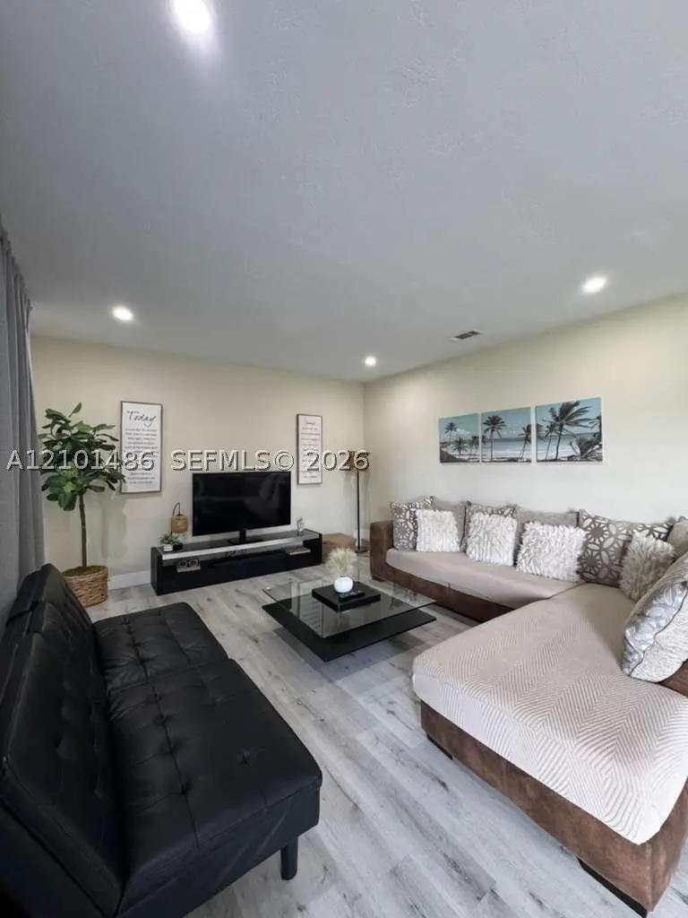 821 NW 173rd Ter, Miami Gardens, FL 33169 - #2