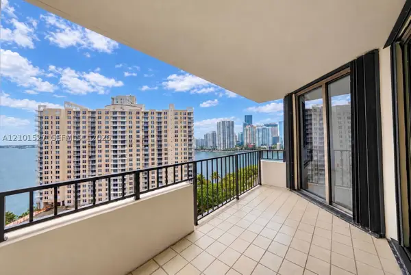 520 Brickell Key Dr #A1811, Miami, FL 33131