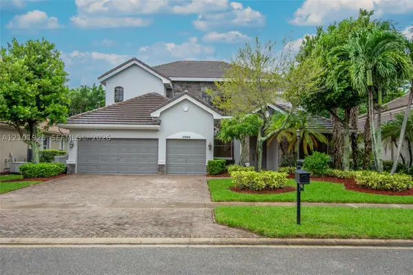 10444 Trianon Pl, Wellington, FL 33449