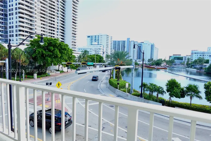 2600 Collins Ave #308, Miami Beach, FL 33140 - #2