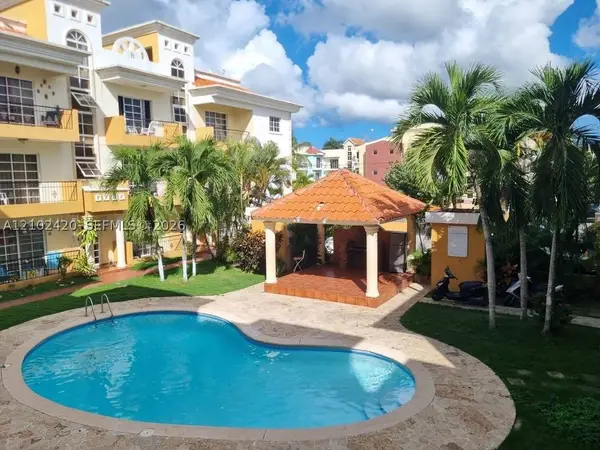 1 Laura Michele, Punta Cana,  