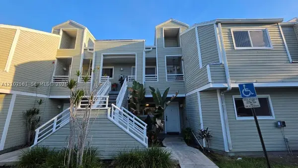 3401 NW 44th St #201, Oakland Park, FL 33309