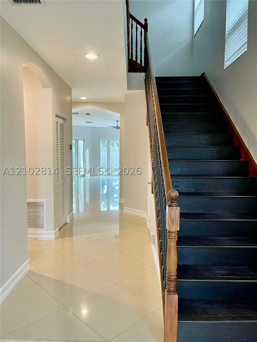 1532 NE 36th St, Oakland Park, FL 33334 - #2