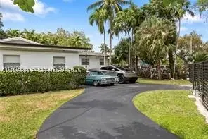 11810 W Biscayne Canal Rd, Miami, FL 33161 - #2