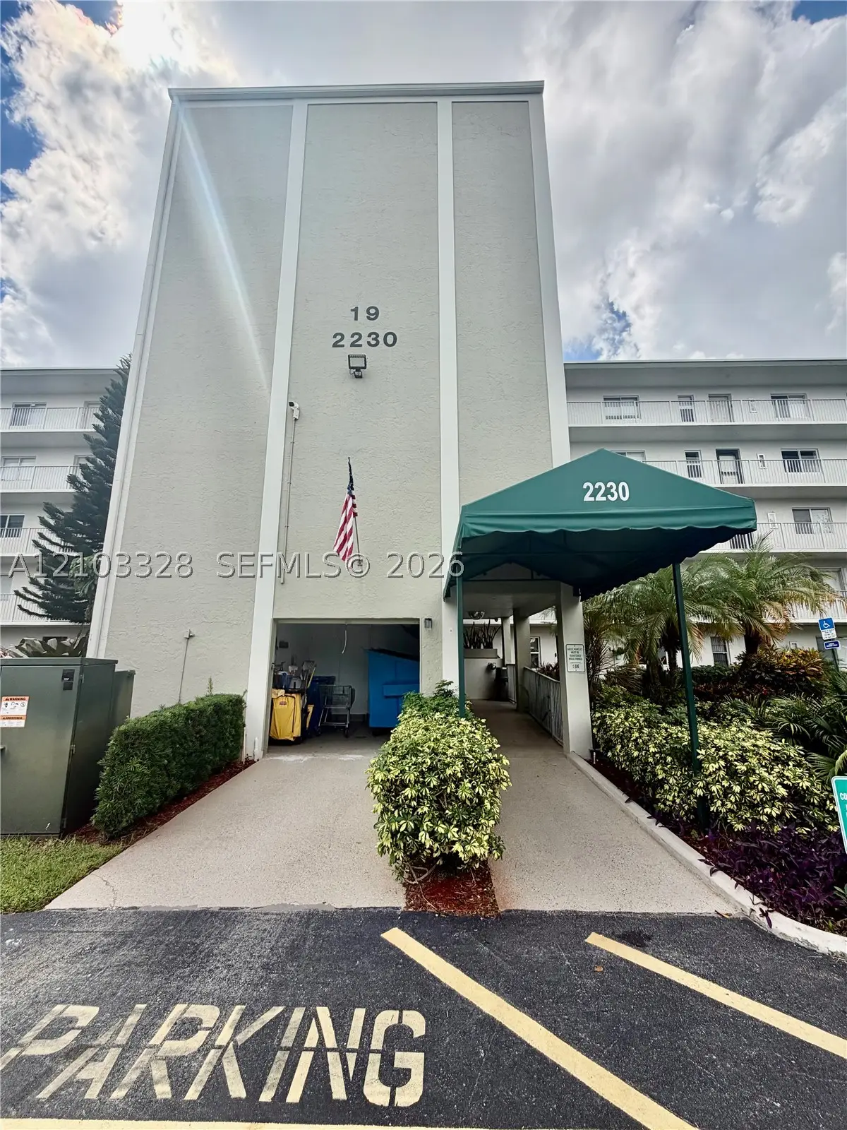 2230 N Cypress Bend Dr #308, Pompano Beach, FL 33069 - #1