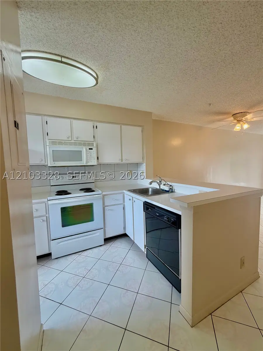 2230 N Cypress Bend Dr #308, Pompano Beach, FL 33069 - #3