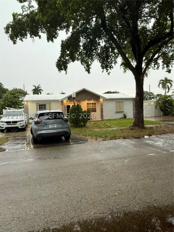 1031 NE 142nd St, North Miami, FL 33161