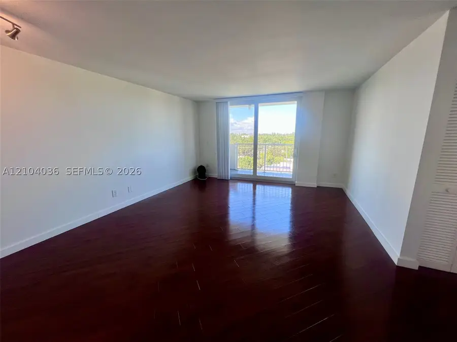 2020 NE 135th St #810, North Miami, FL 33181 - #3