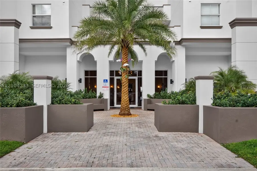 9021 SW 94th St #307, Miami, FL 33176 - #2