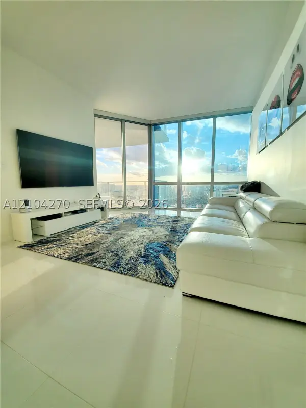 851 NE 1st Ave #4208, Miami, FL 33132