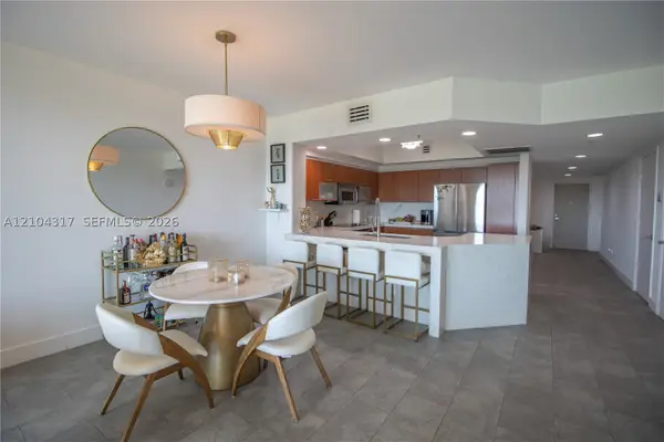 14951 Royal Oaks Ln #706, North Miami, FL 33181