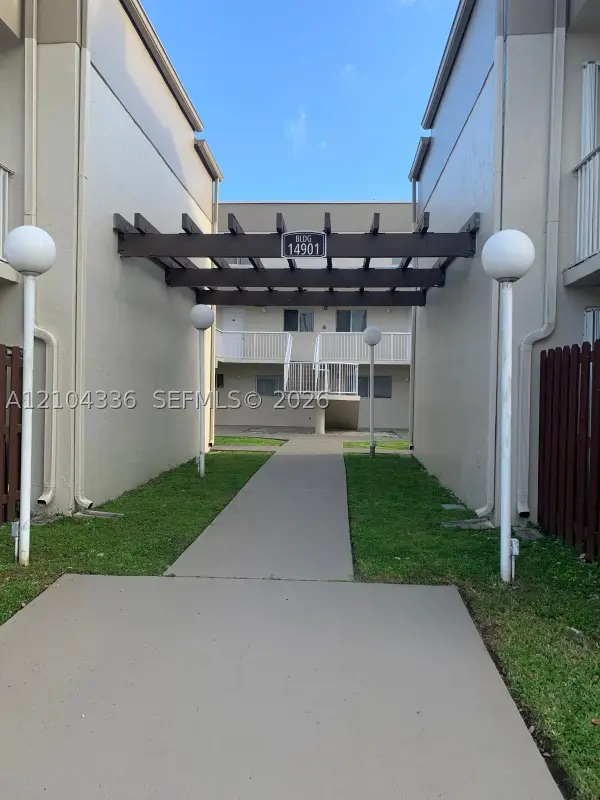 14901 SW 80th St #111, Miami, FL 33193