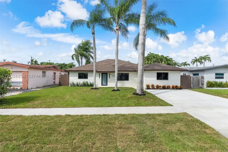 711 NW 8th Ave, Dania Beach, FL 33004 - #2