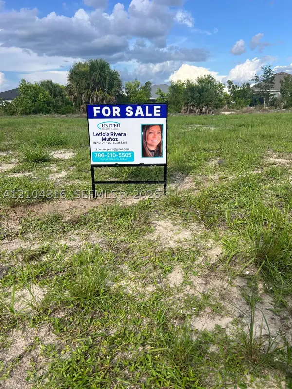 9 SW 22nd Ct, Cape Coral, FL 33991