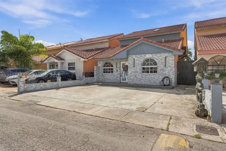 2756 W 54th St, Hialeah, FL 33016 - #2