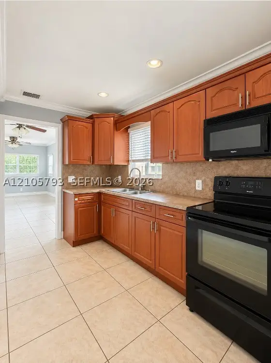 258 E 12th St, Hialeah, FL 33010 - #3